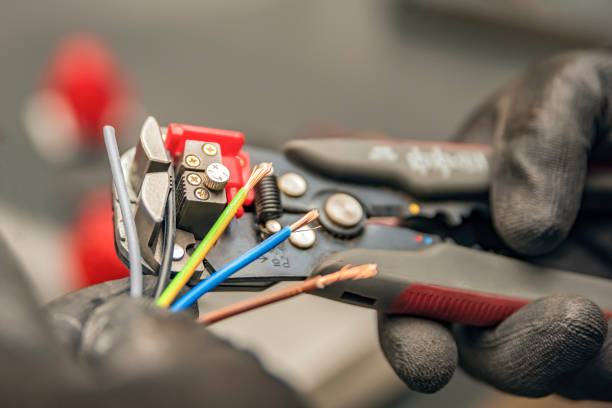 Best Industrial Electrical Services  in Kdeer, IL